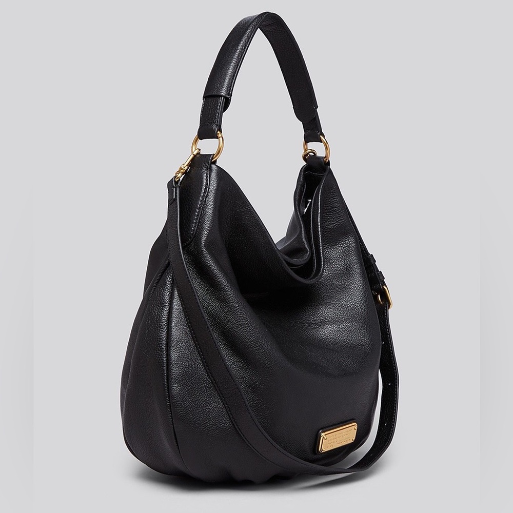 Authentic {Marc Jacobs} Q Hillier.